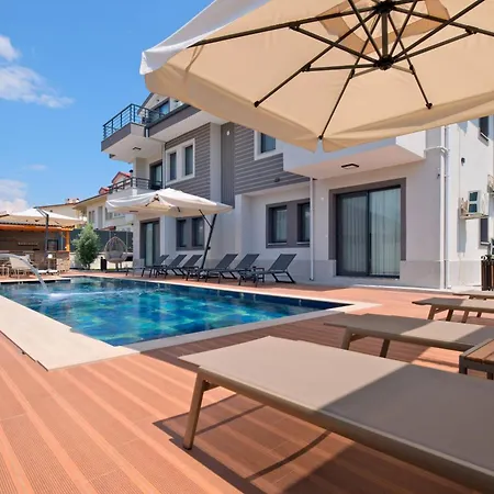 Roombnb Aparthotel 3*