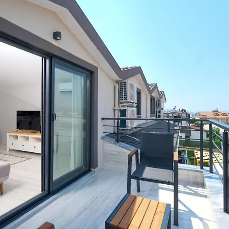 Апарт-отель Roombnb 3*