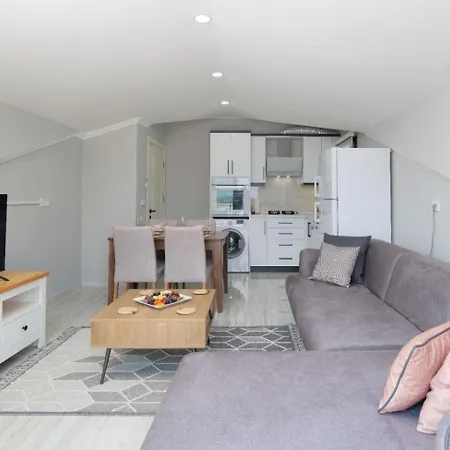 Roombnb Ξενοδοχείο με διαμερίσματα 3*