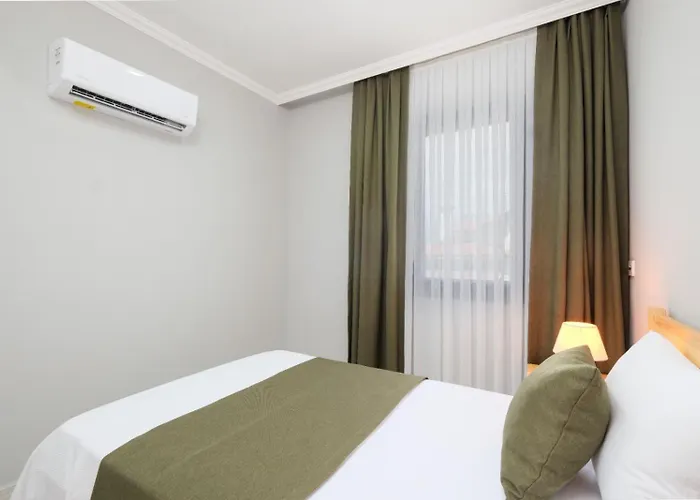 Roombnb Апарт-отель