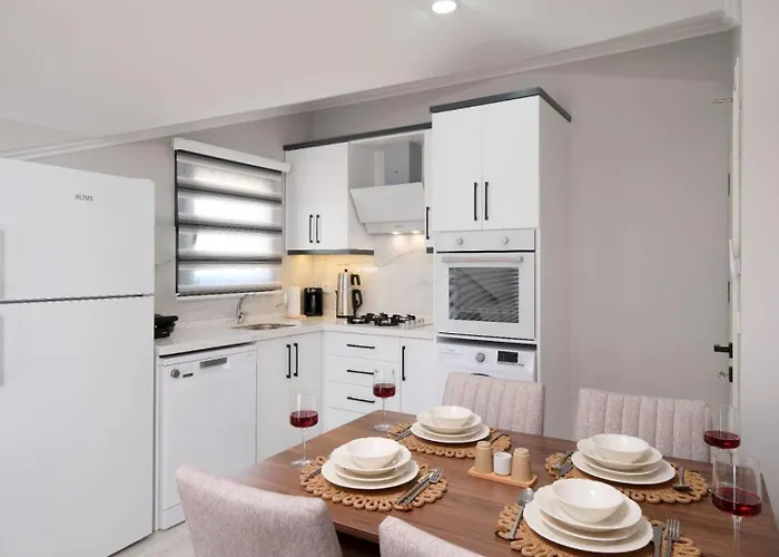 Roombnb Апарт-отель 3*