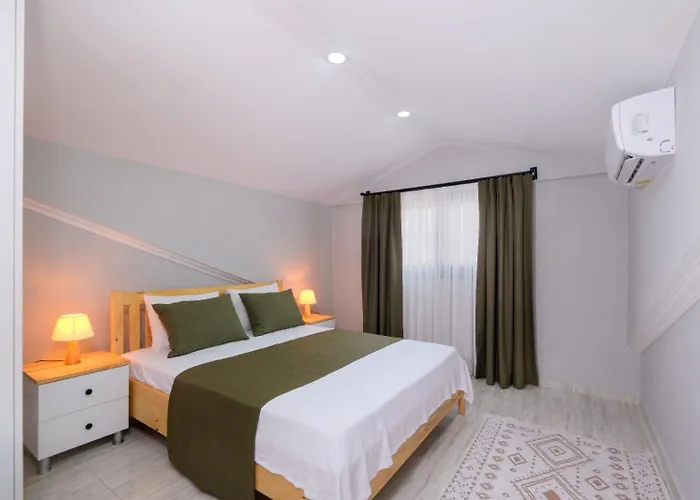 Апарт-отель Roombnb 3*